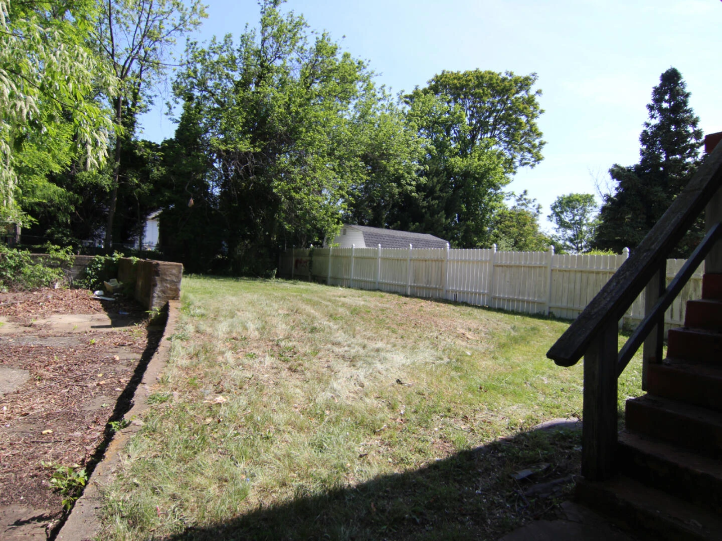 1651 Syracuse AVE - Photo 21