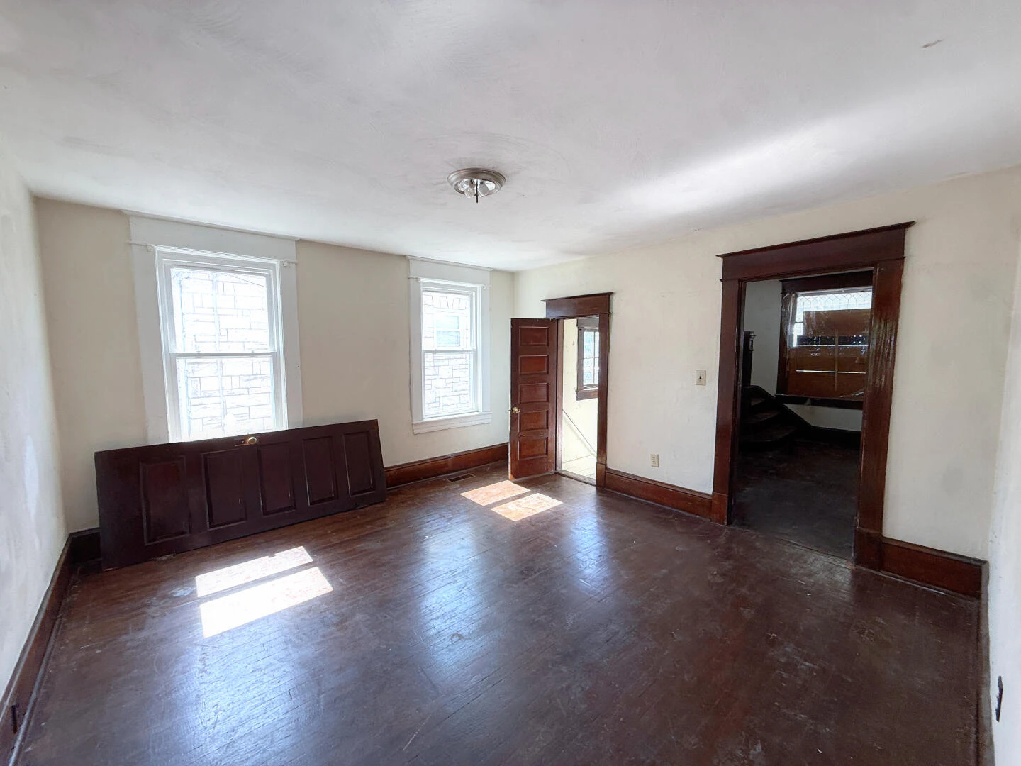 1651 Syracuse AVE - Photo 3