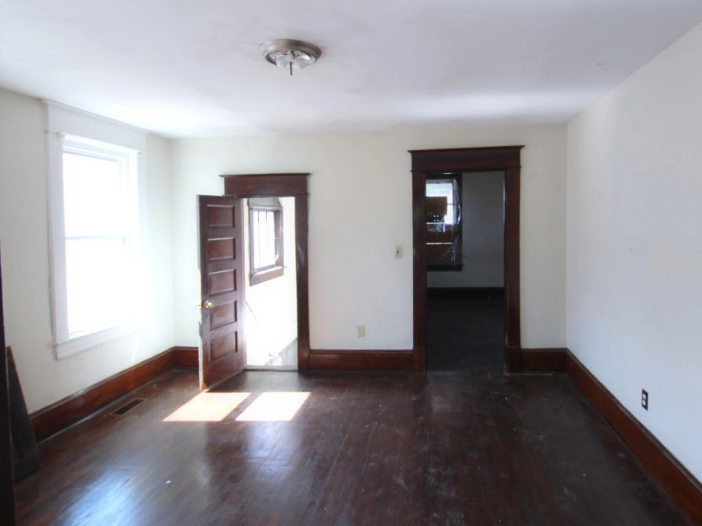 1651 Syracuse AVE - Photo 7