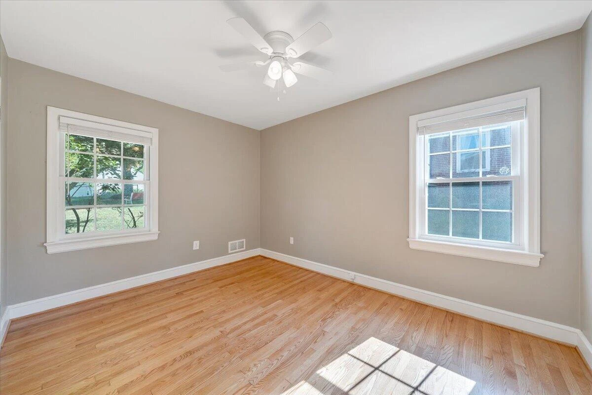 3016 Grandin RD - Photo 23