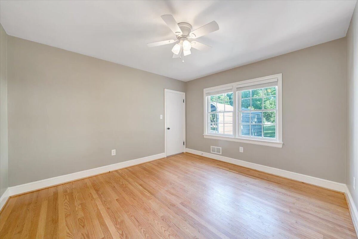 3016 Grandin RD - Photo 27
