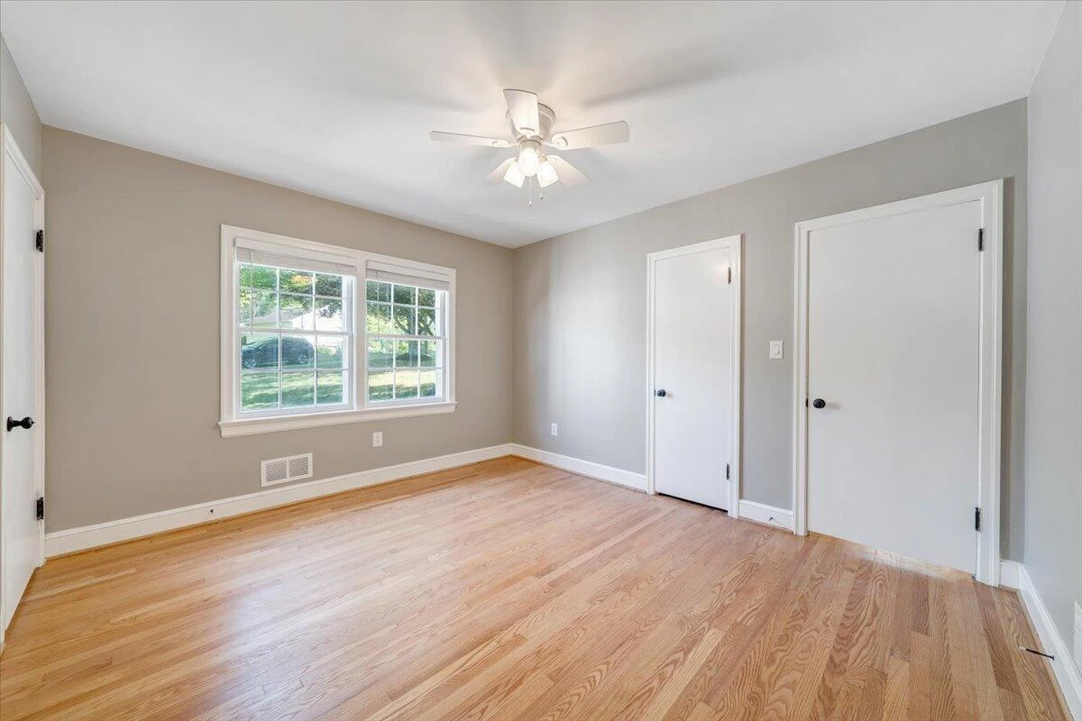 3016 Grandin RD - Photo 28
