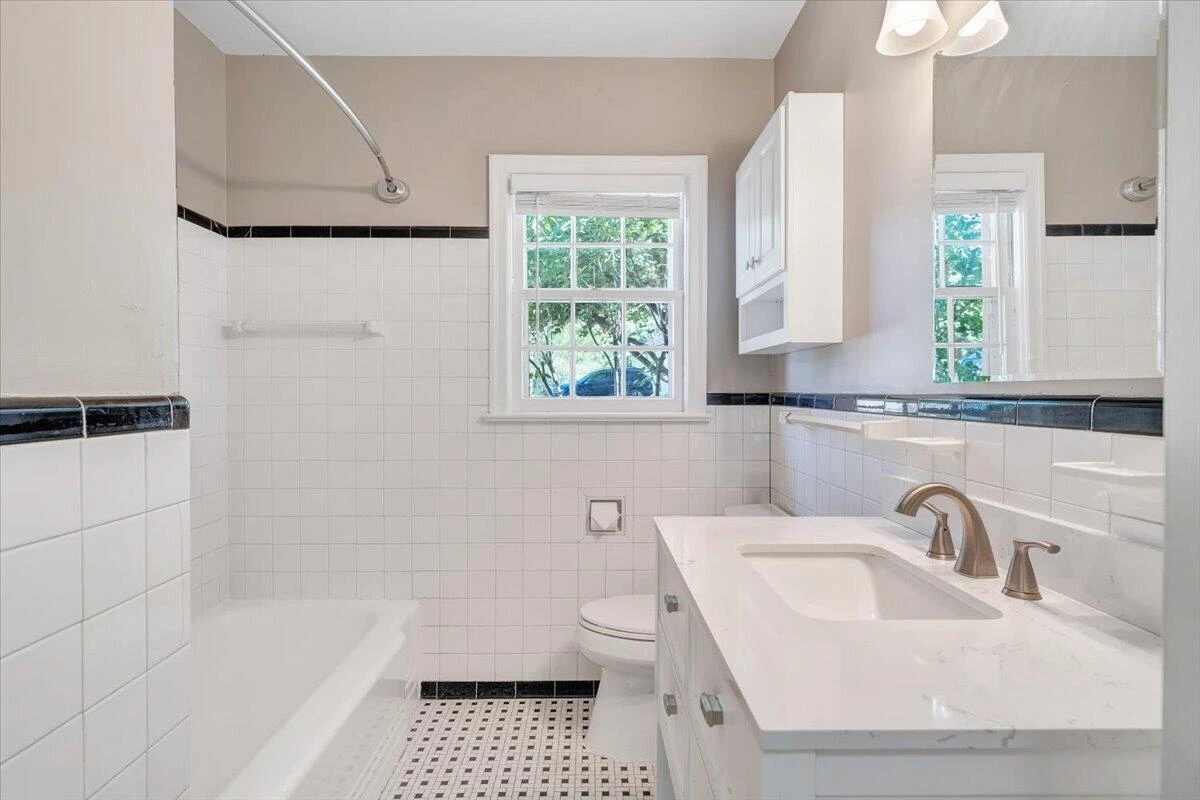 3016 Grandin RD - Photo 32