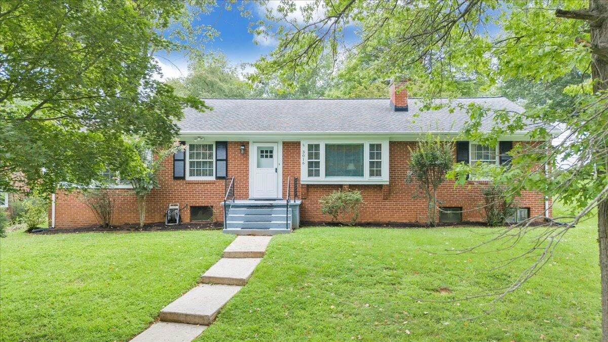 3016 Grandin RD - Photo 35