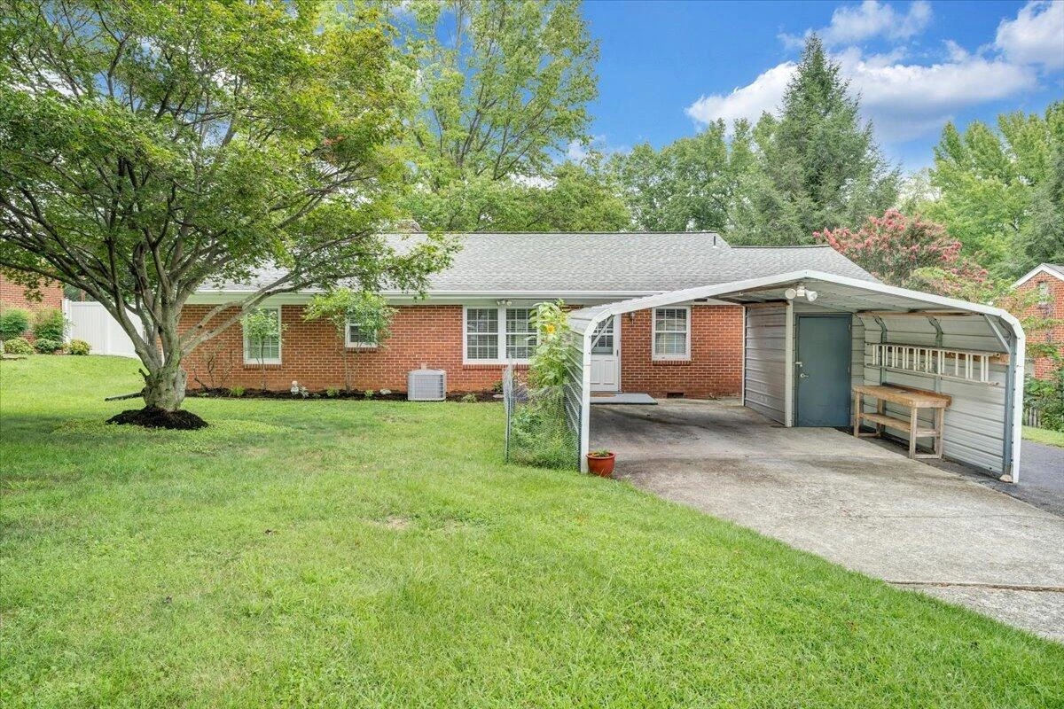 3016 Grandin RD - Photo 36