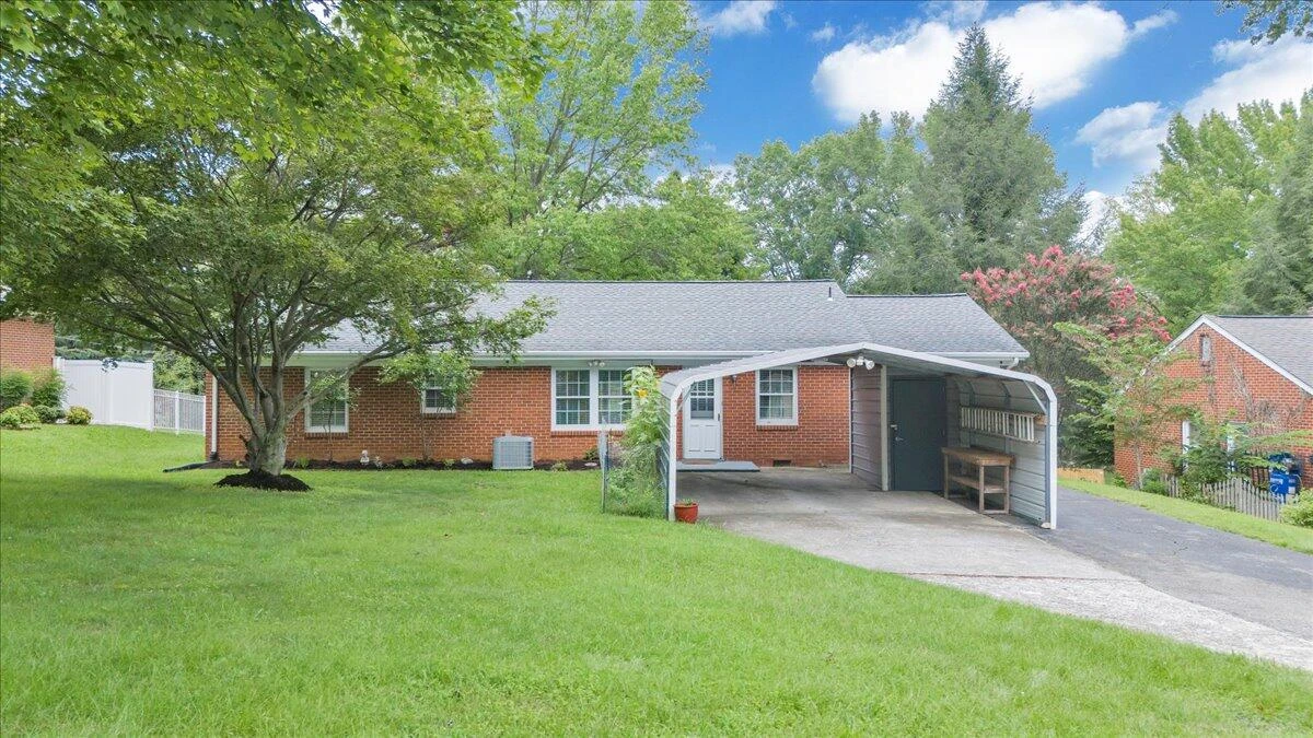 3016 Grandin RD - Photo 37