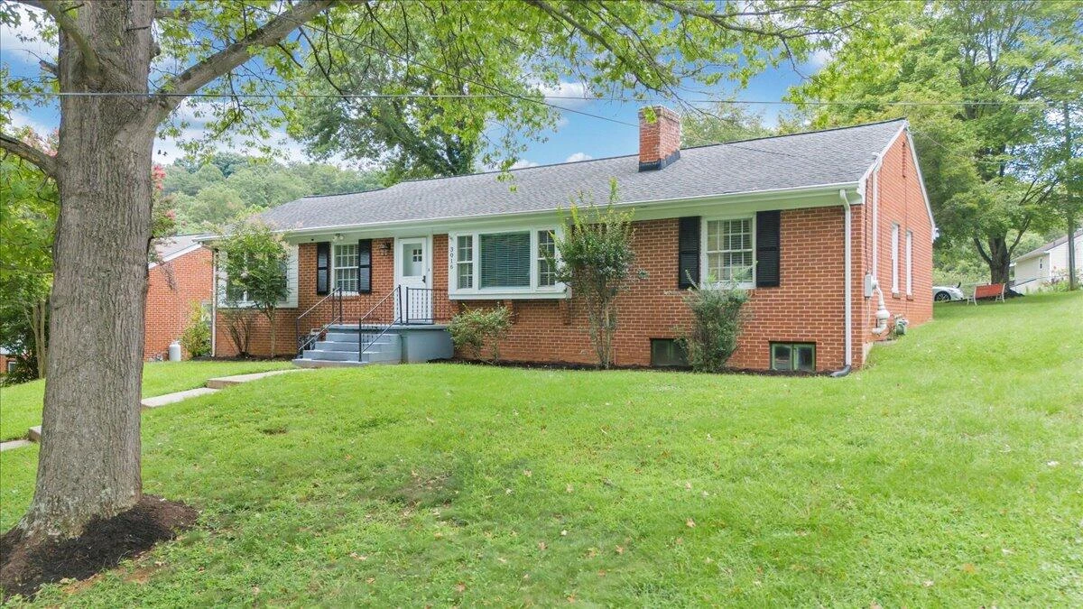 3016 Grandin RD - Photo 39