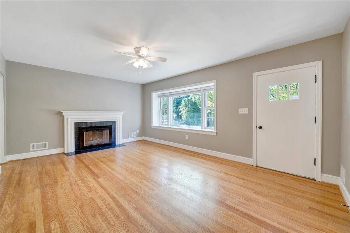 3016 Grandin RD - Photo 8