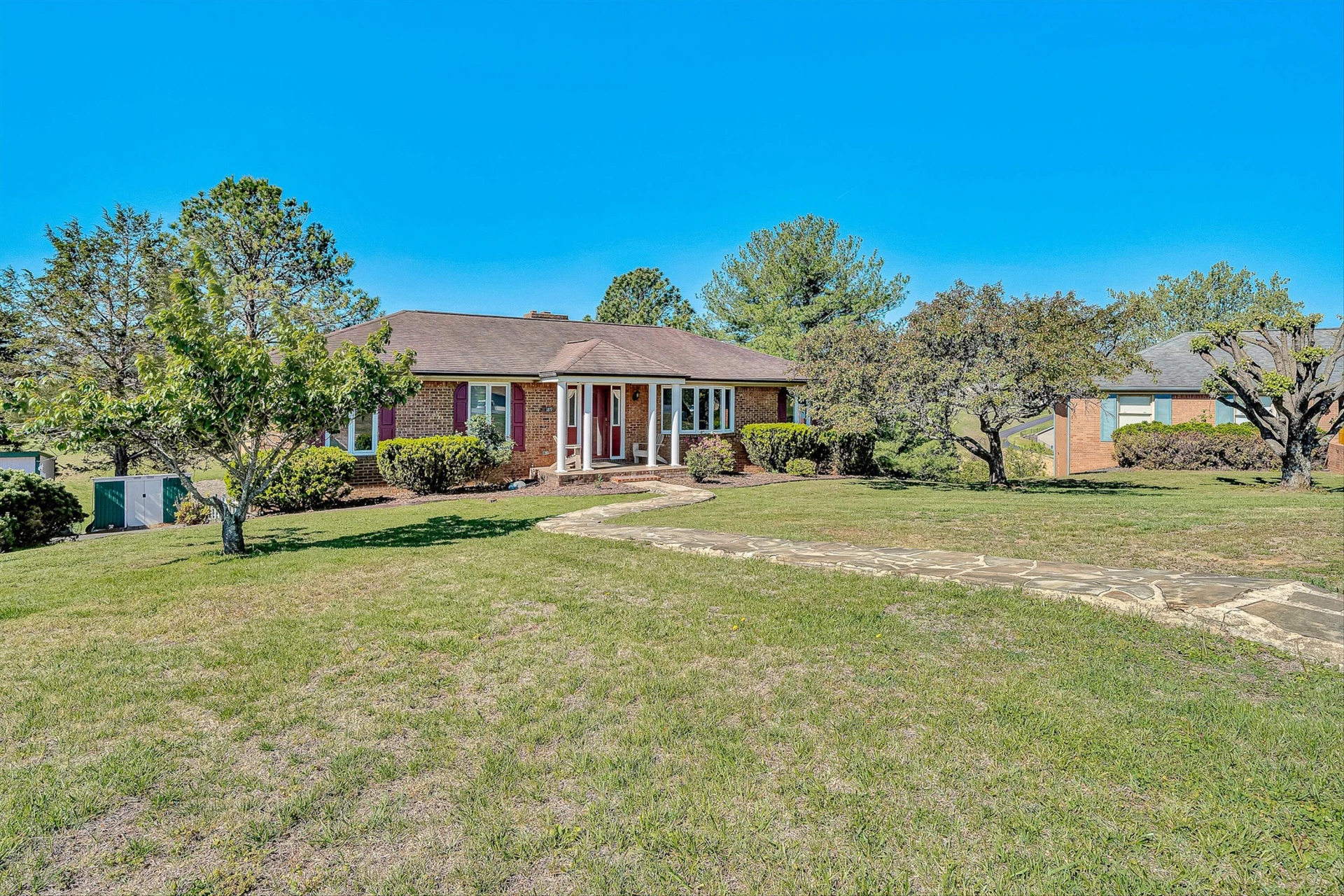 189 Westridge DR - Photo 2