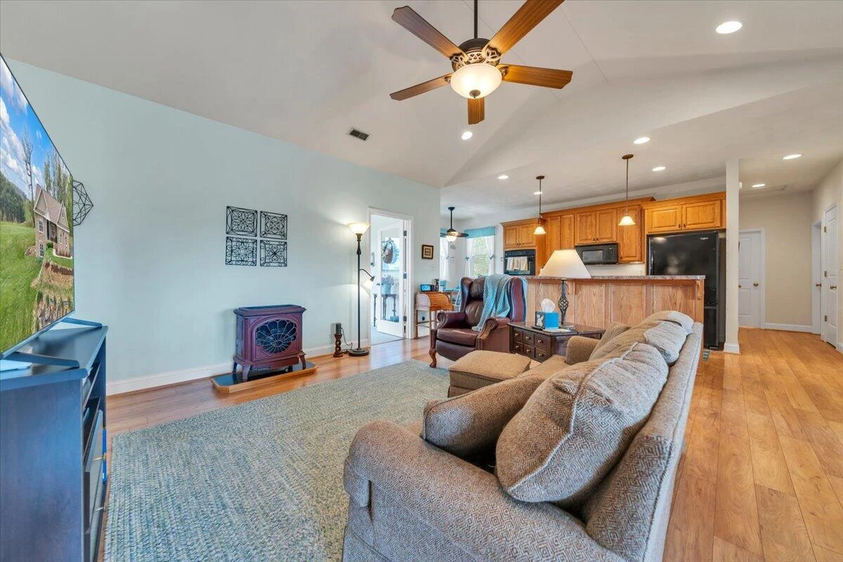 5551 Floyd HWY - Photo 13