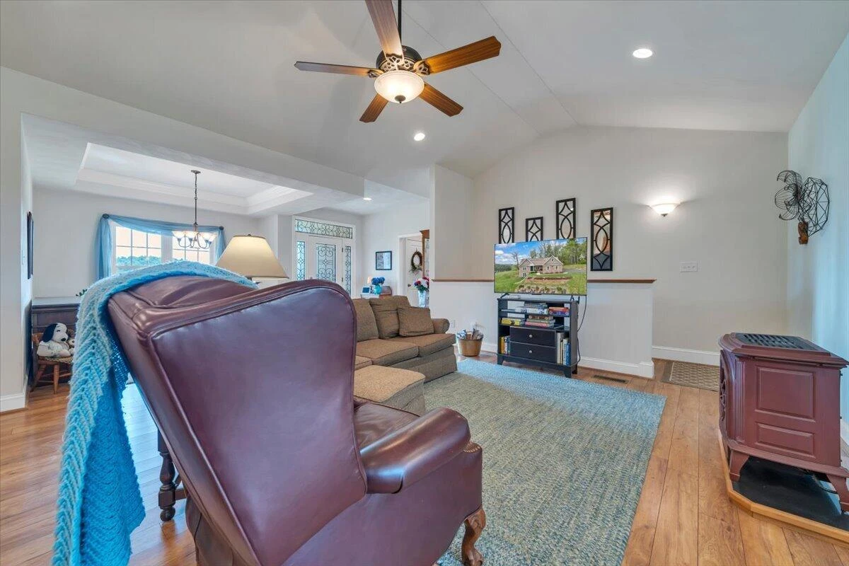 5551 Floyd HWY - Photo 18