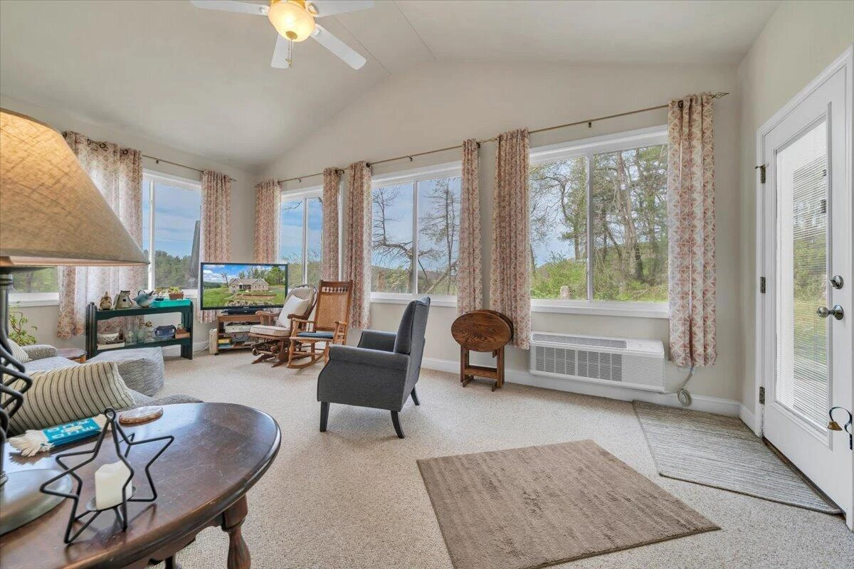 5551 Floyd HWY - Photo 26