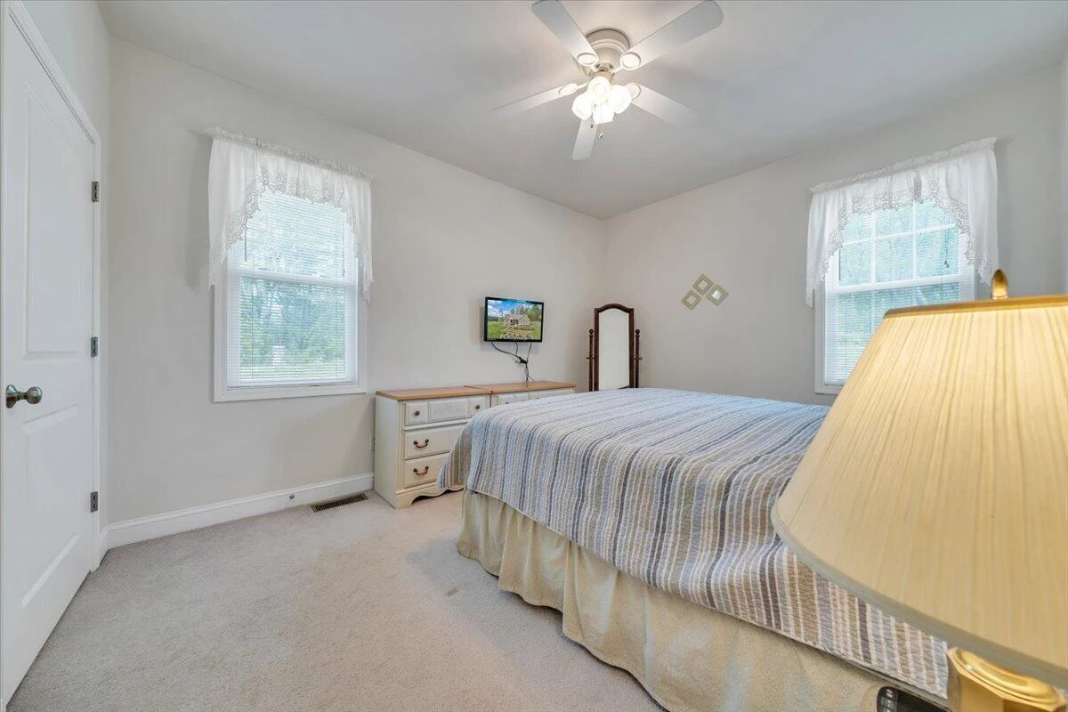 5551 Floyd HWY - Photo 36