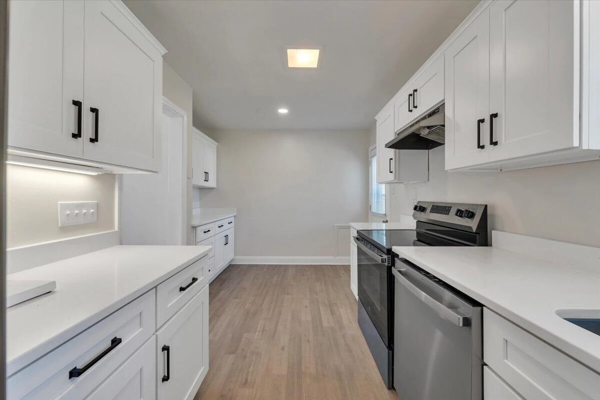 1811 Fareham RD - Photo 14