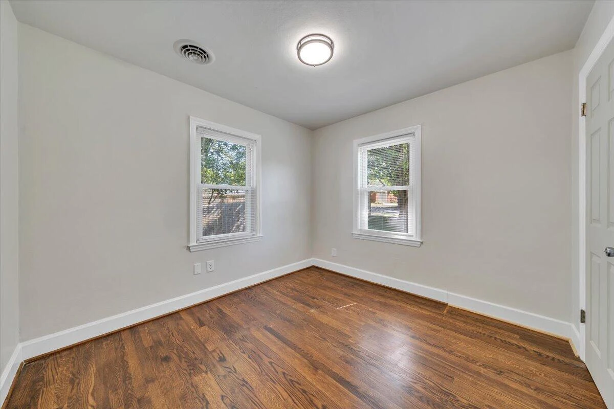 1811 Fareham RD - Photo 15