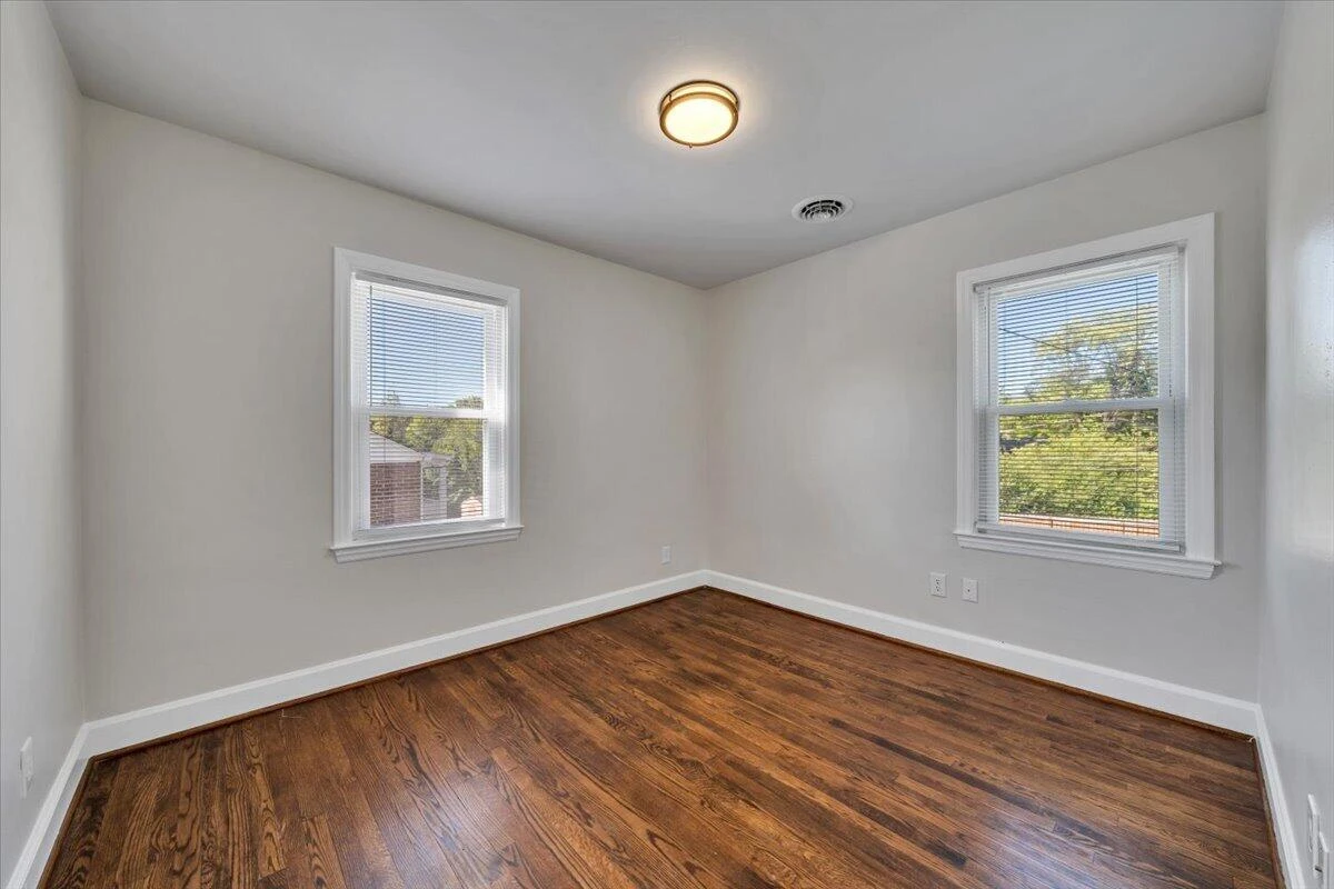 1811 Fareham RD - Photo 17