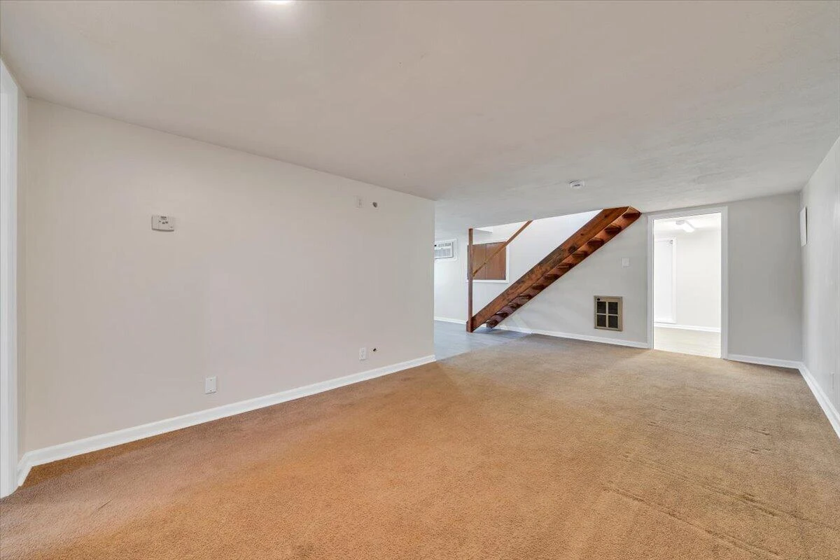 1811 Fareham RD - Photo 21