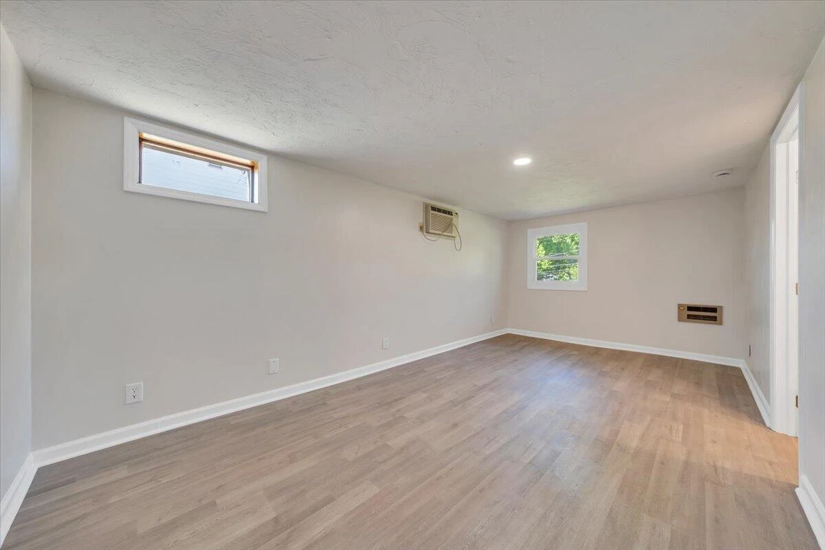 1811 Fareham RD - Photo 23