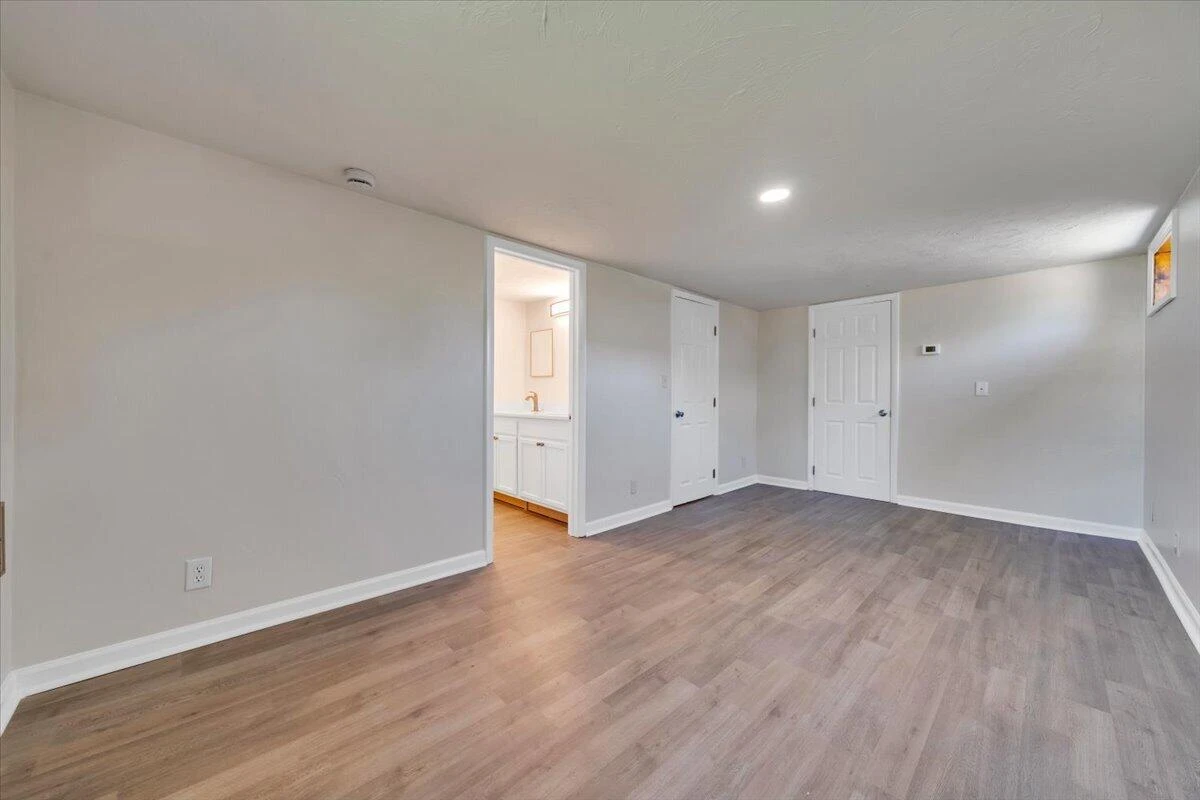 1811 Fareham RD - Photo 24