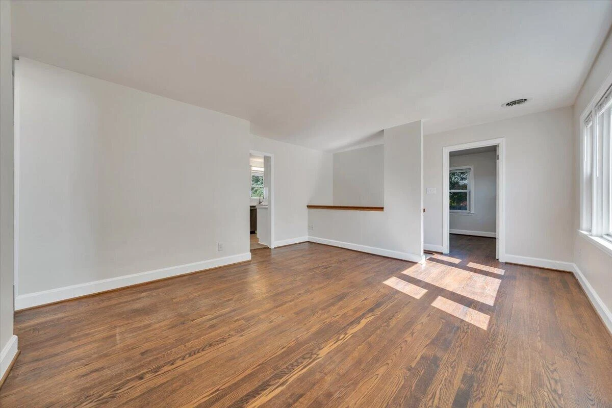 1811 Fareham RD - Photo 7