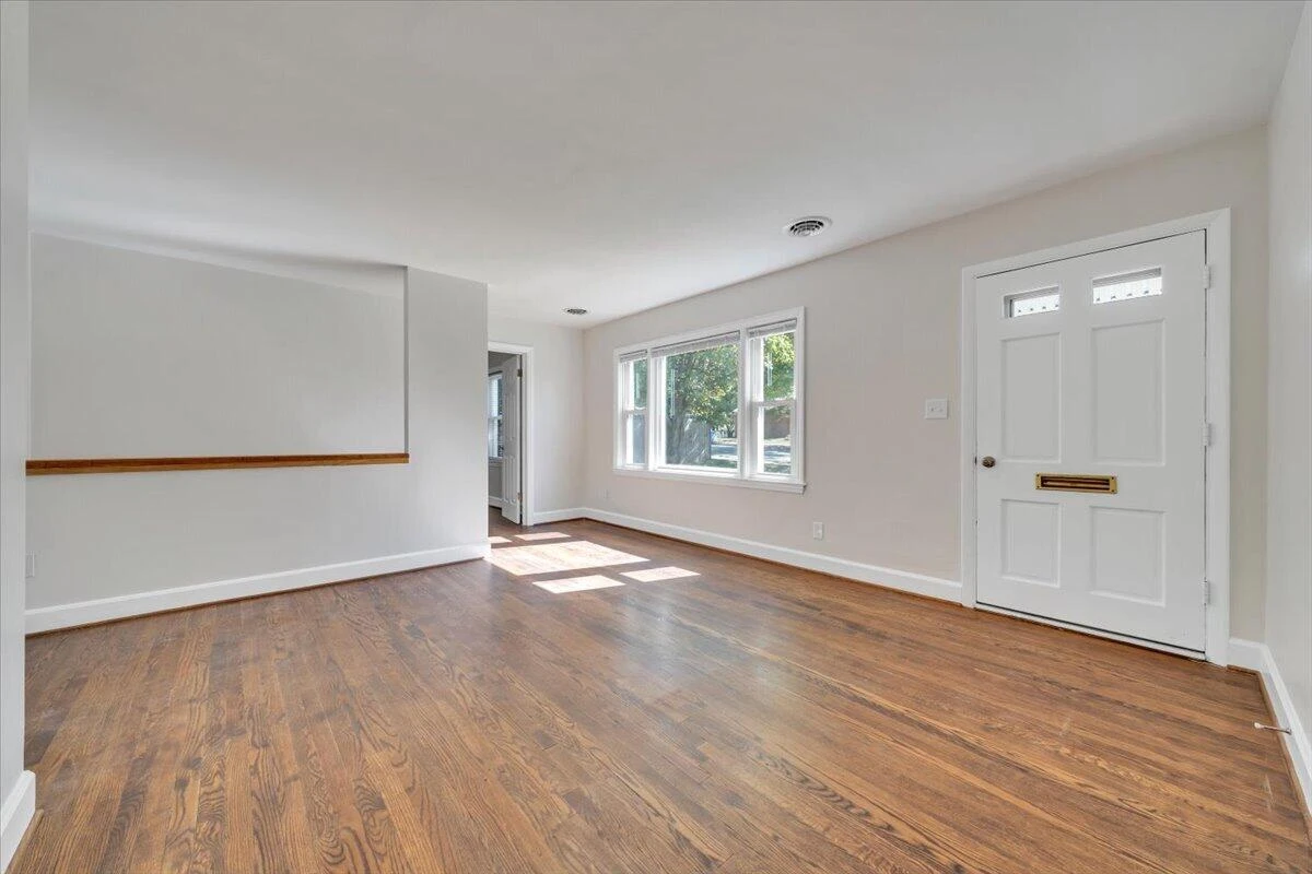 1811 Fareham RD - Photo 8