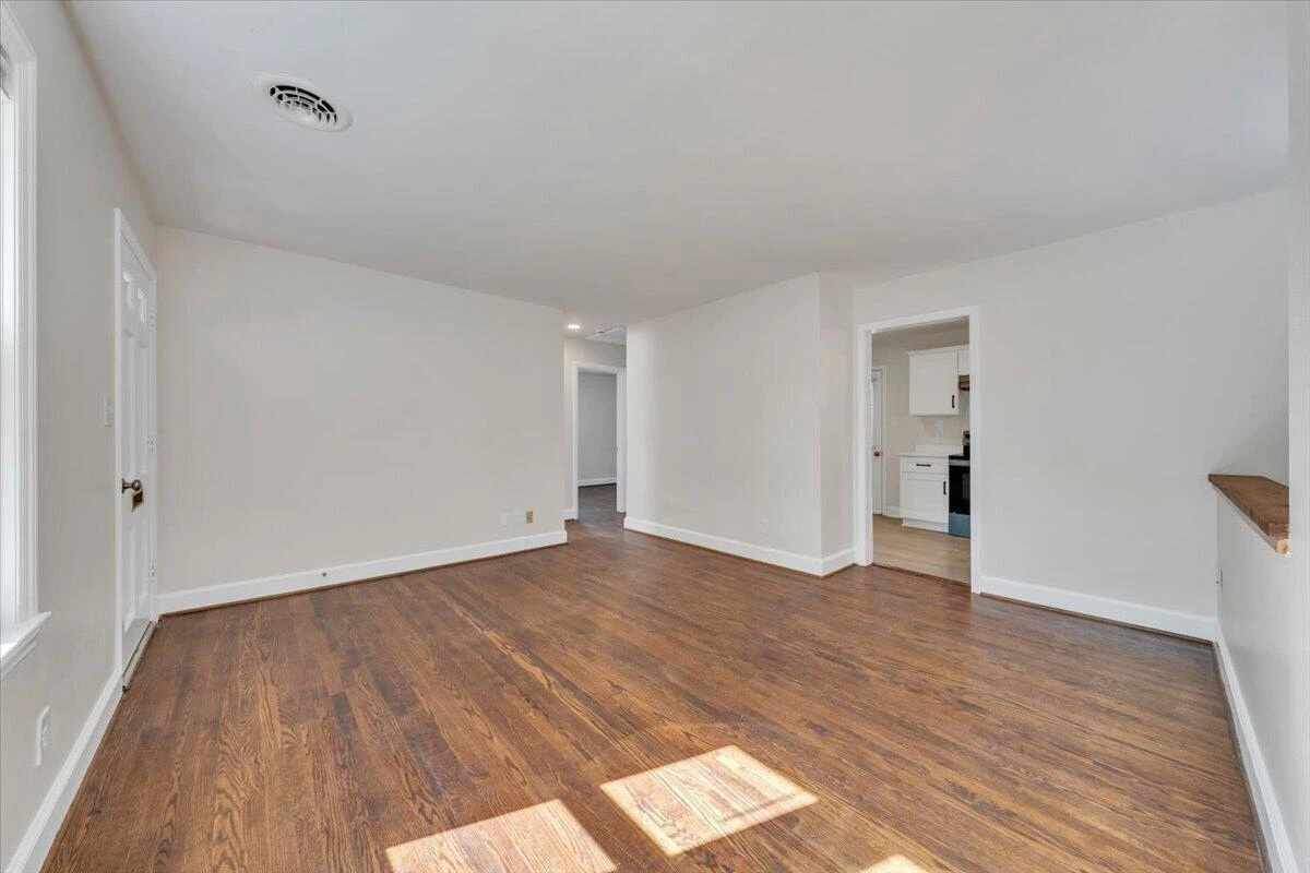 1811 Fareham RD - Photo 10
