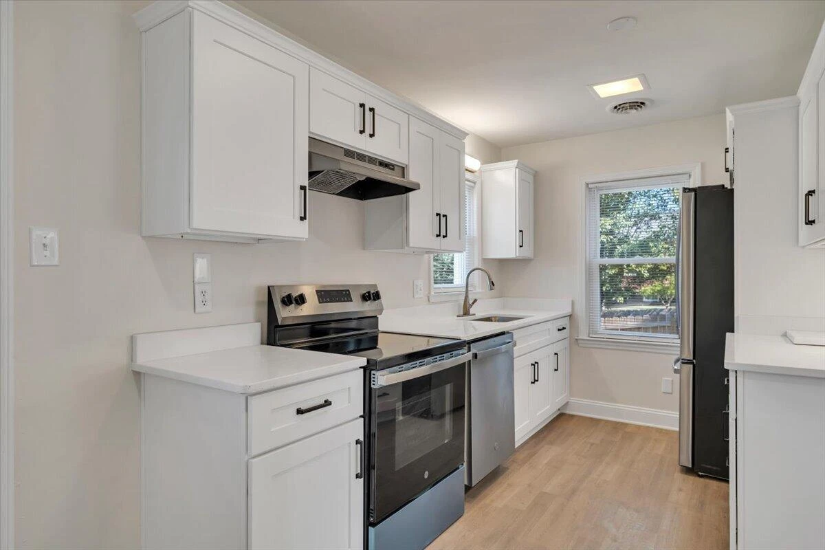 1811 Fareham RD - Photo 12
