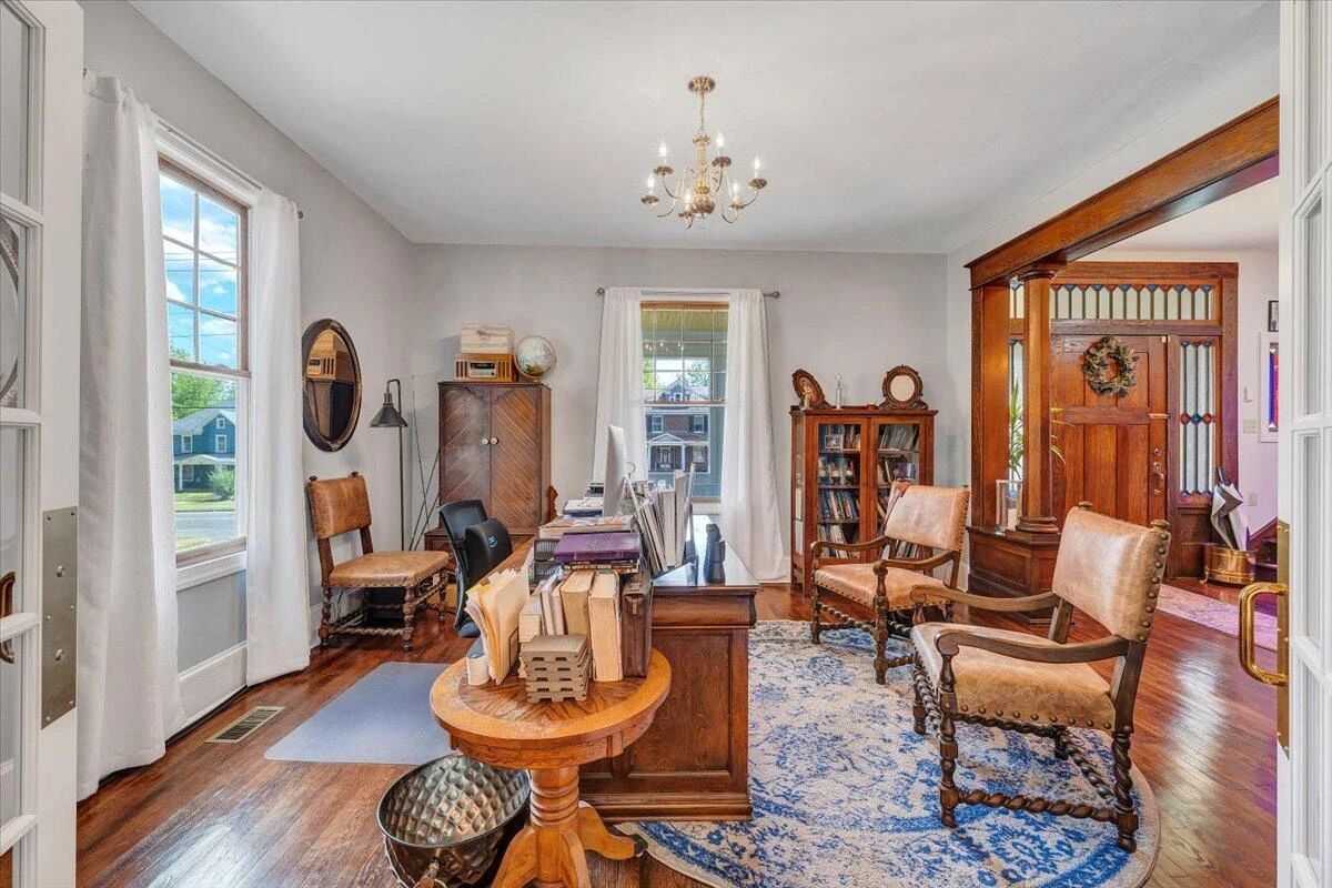 1701 Patterson AVE - Photo 18