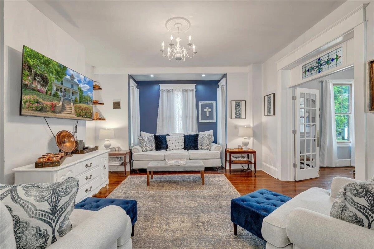 1701 Patterson AVE - Photo 22