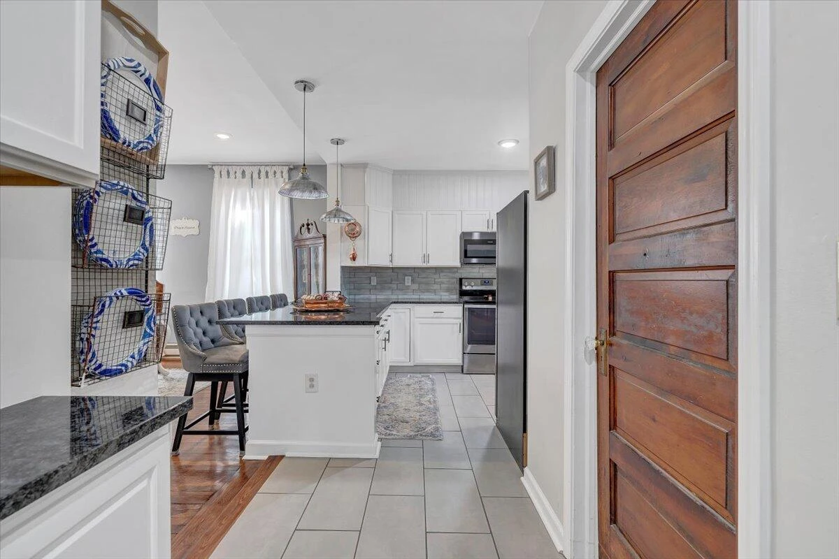1701 Patterson AVE - Photo 31