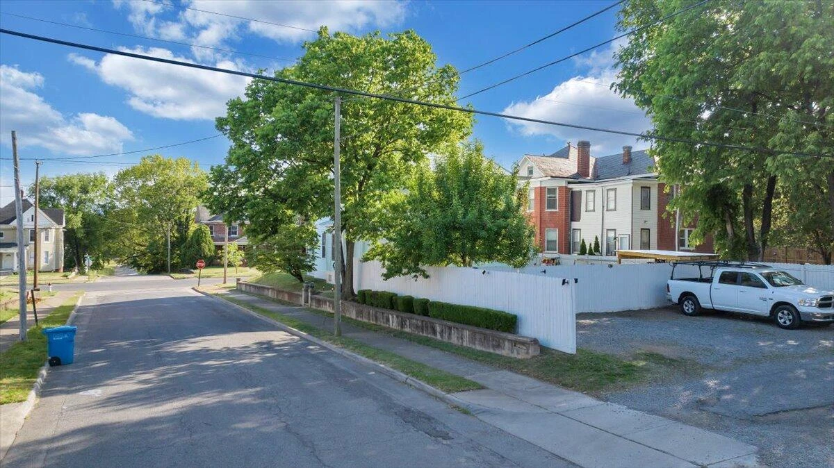 1701 Patterson AVE - Photo 58