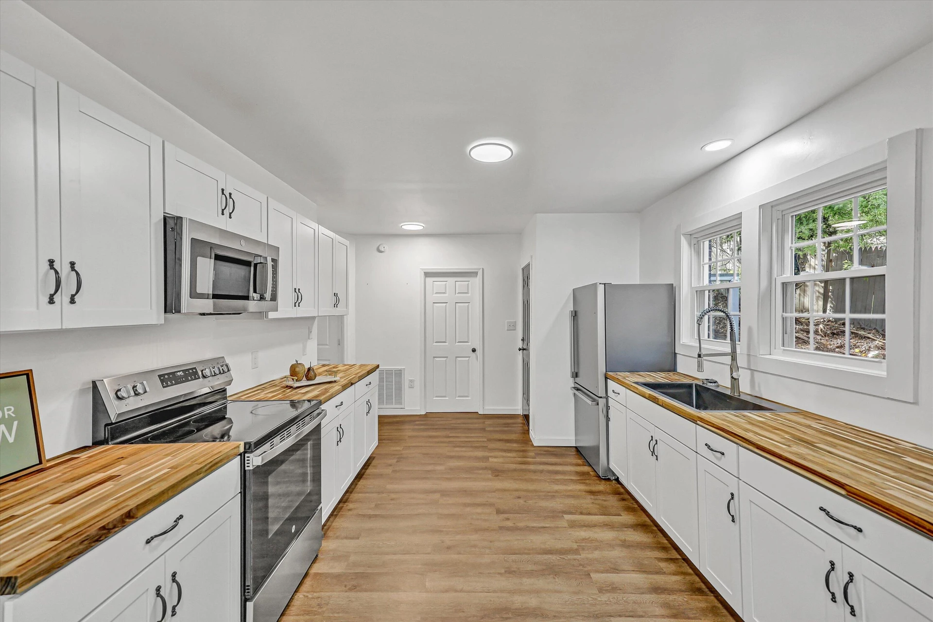 733 Craig ST - Photo 14