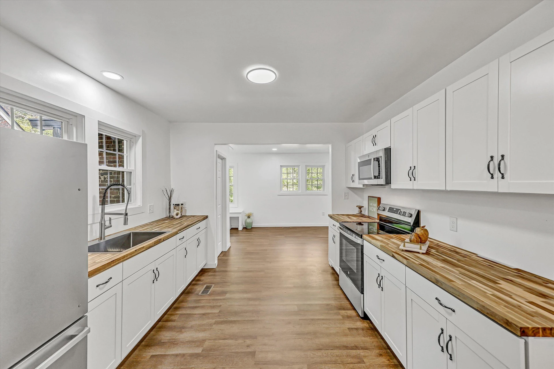 733 Craig ST - Photo 17