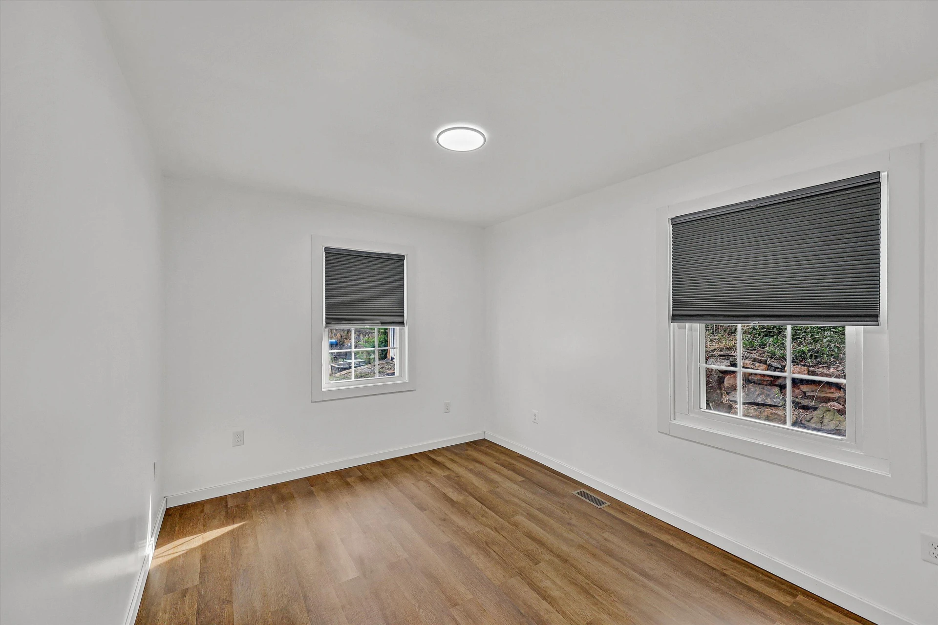733 Craig ST - Photo 21
