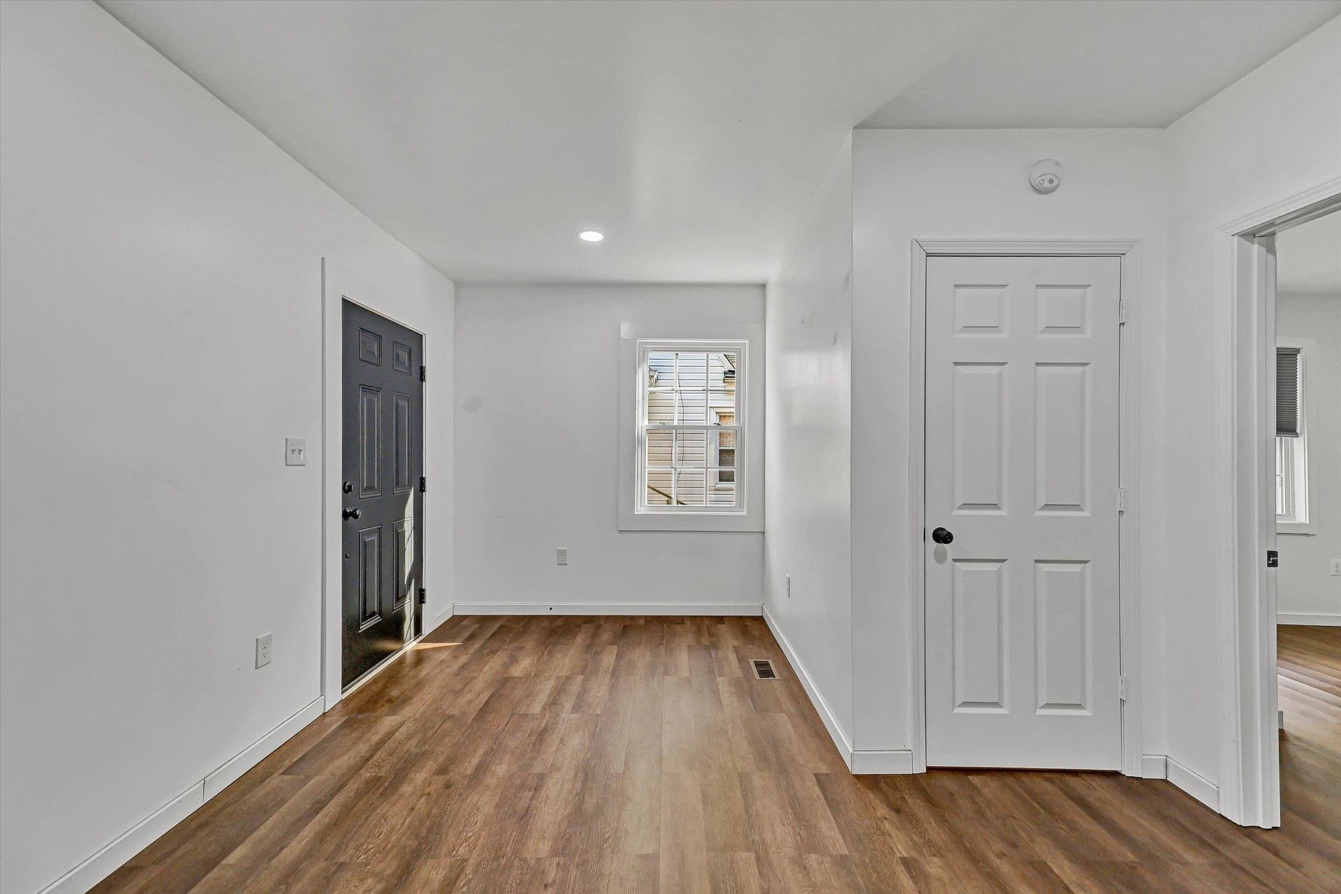 733 Craig ST - Photo 5