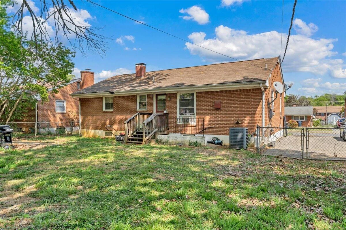 4342 Holmes ST - Photo 21