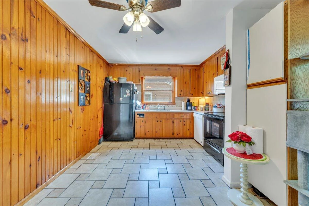 4342 Holmes ST - Photo 5