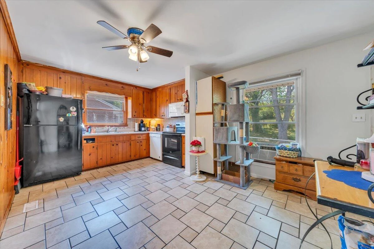 4342 Holmes ST - Photo 6