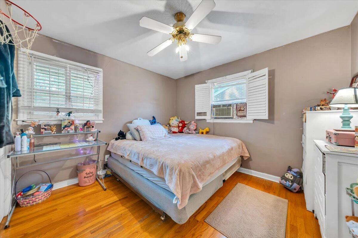 4342 Holmes ST - Photo 9