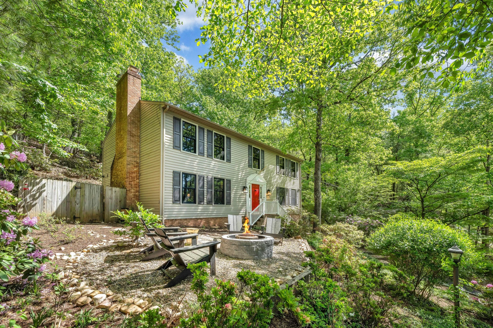 301 Coventry LN - Photo 5
