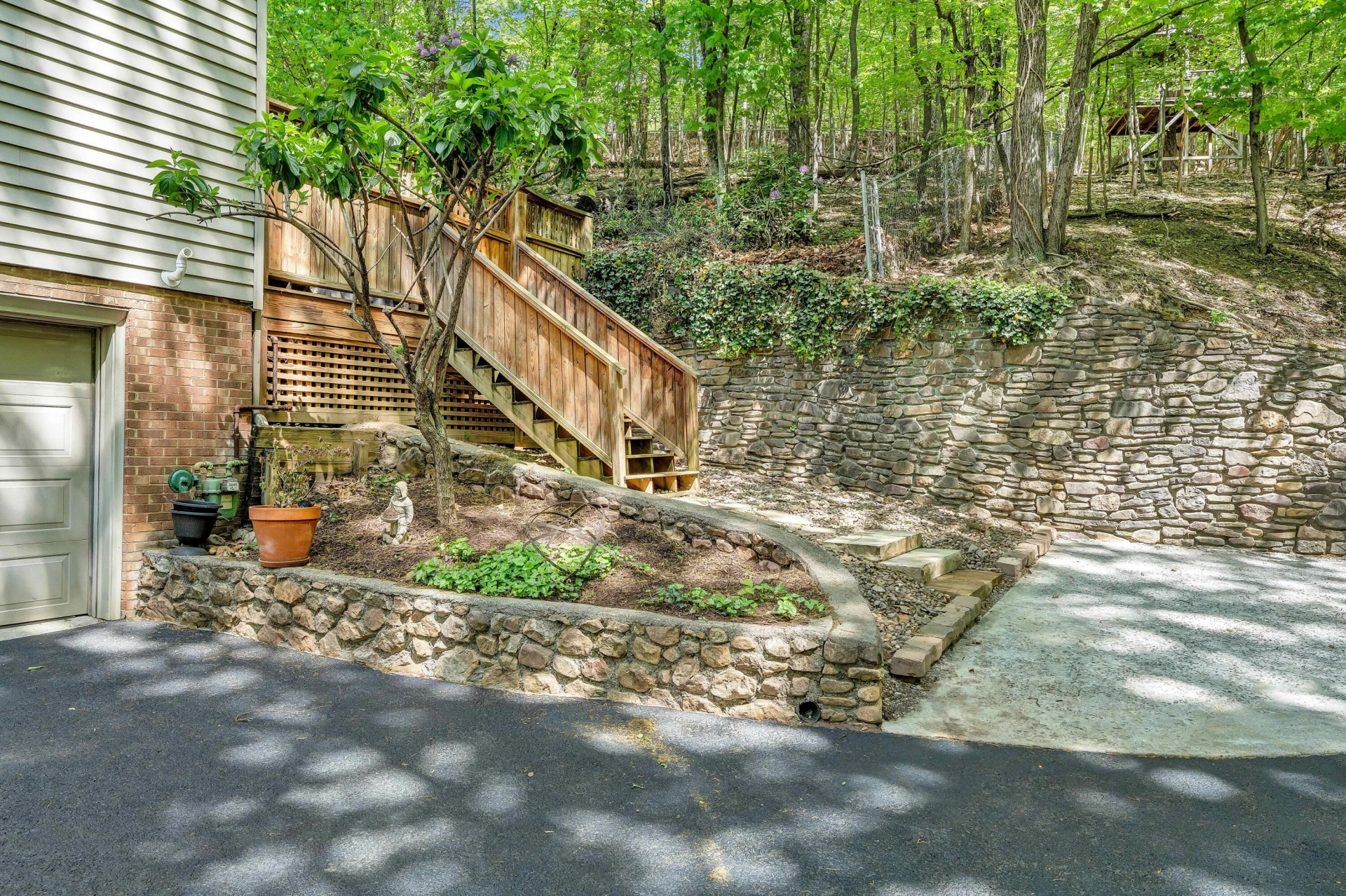 301 Coventry LN - Photo 50