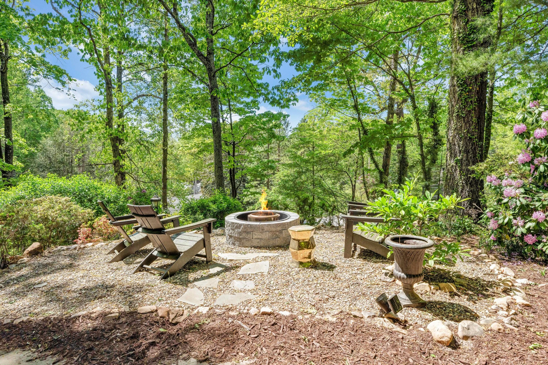301 Coventry LN - Photo 6
