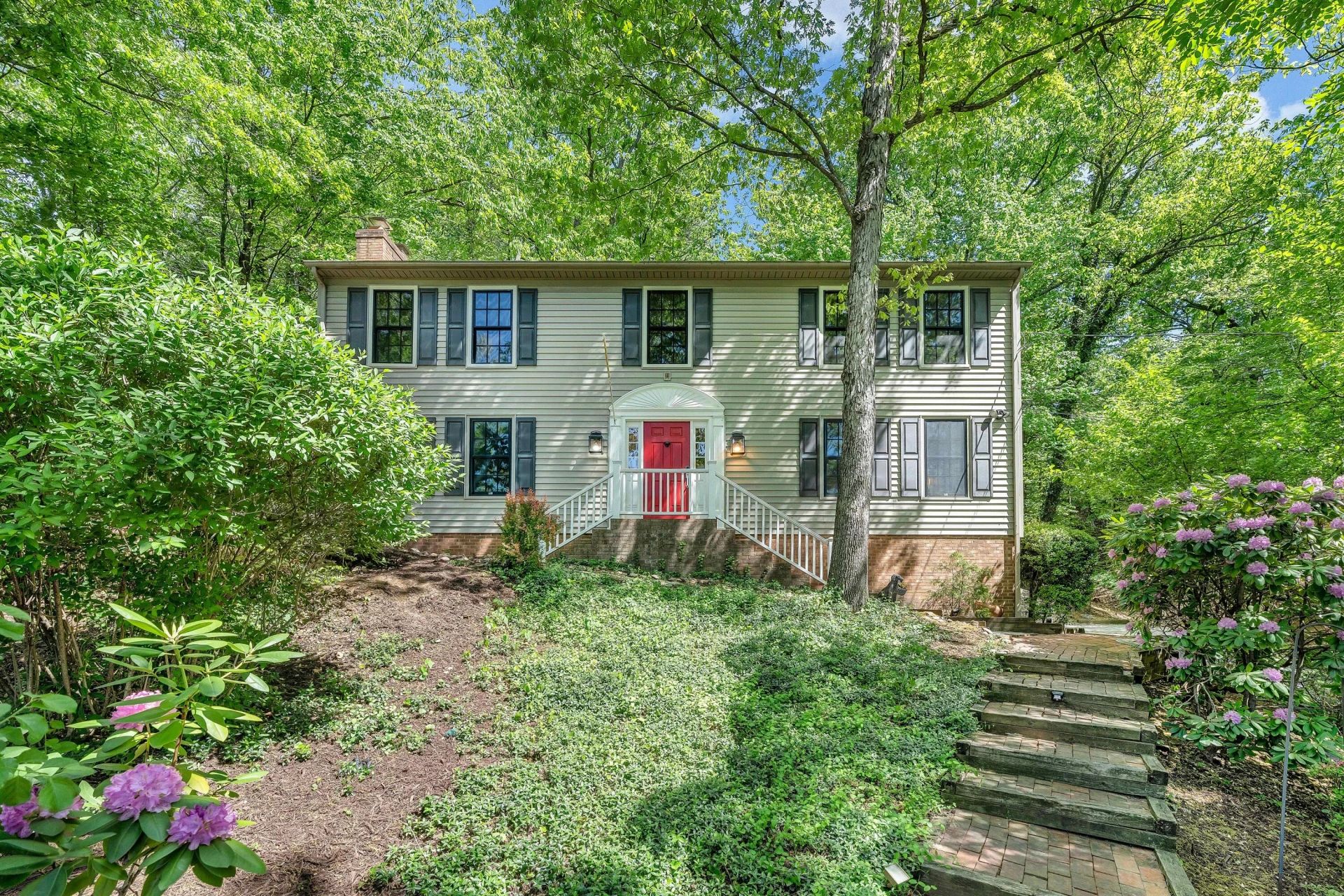 301 Coventry LN - Photo 7