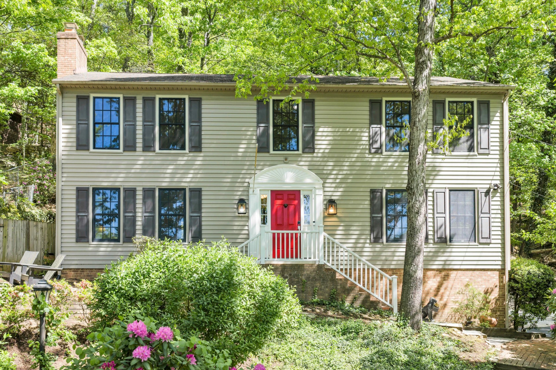 301 Coventry LN - Photo 8