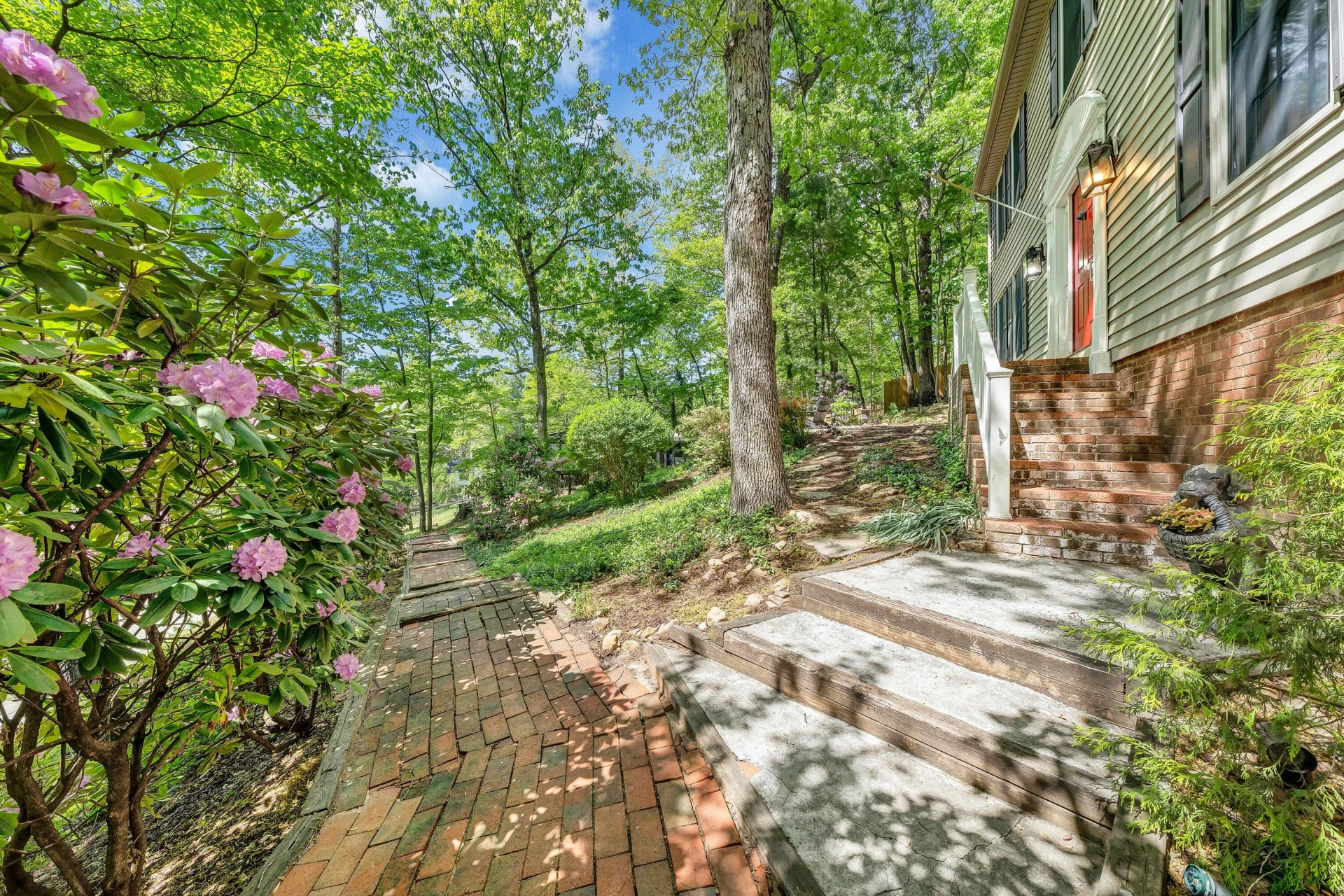301 Coventry LN - Photo 9