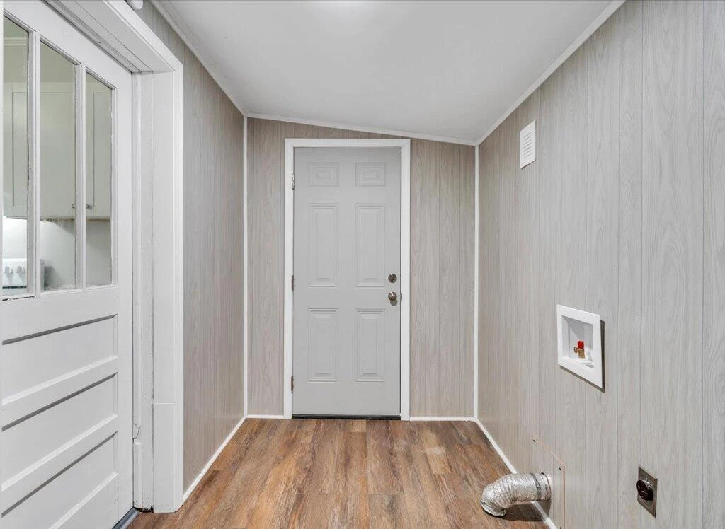 1142 Sylvan AVE - Photo 15