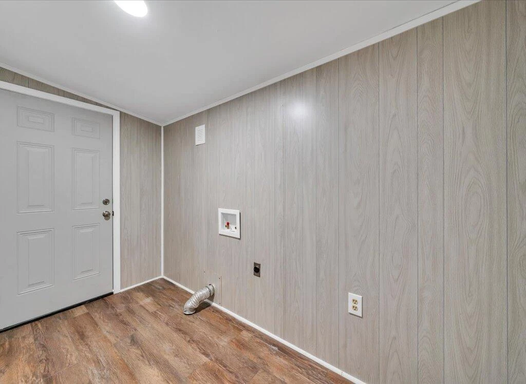 1142 Sylvan AVE - Photo 16