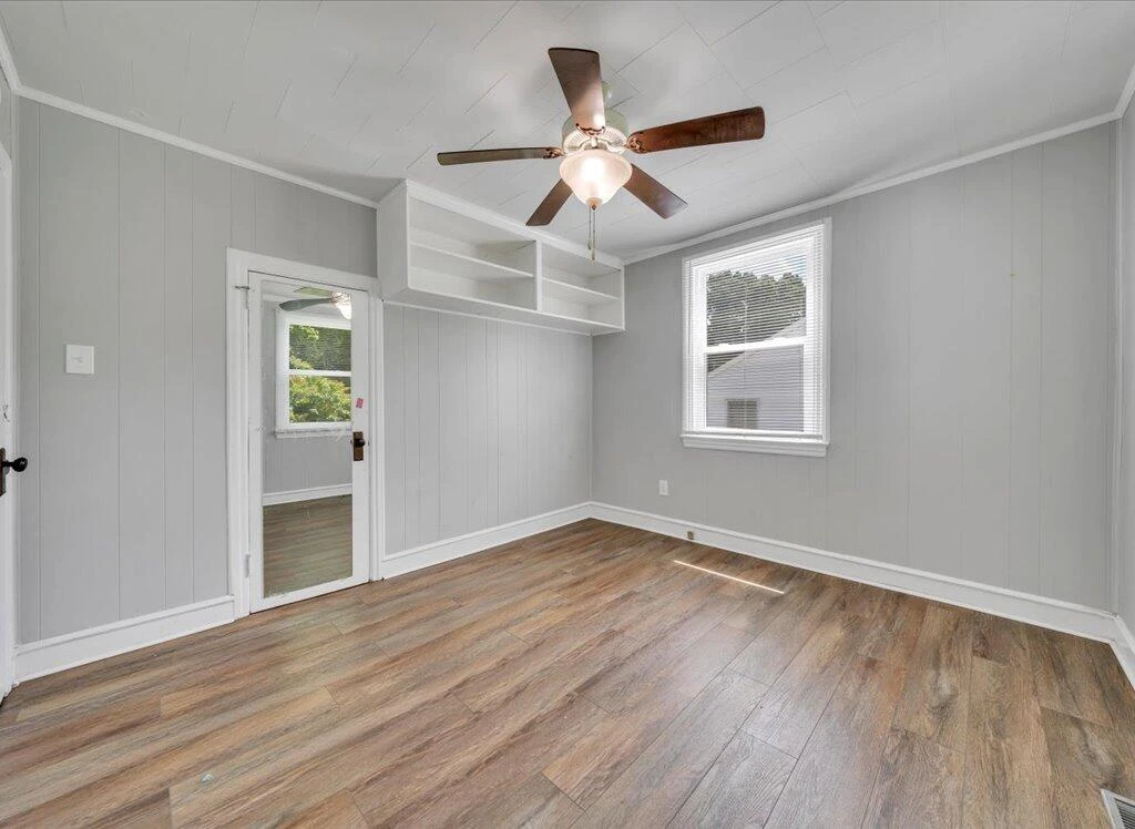 1142 Sylvan AVE - Photo 20
