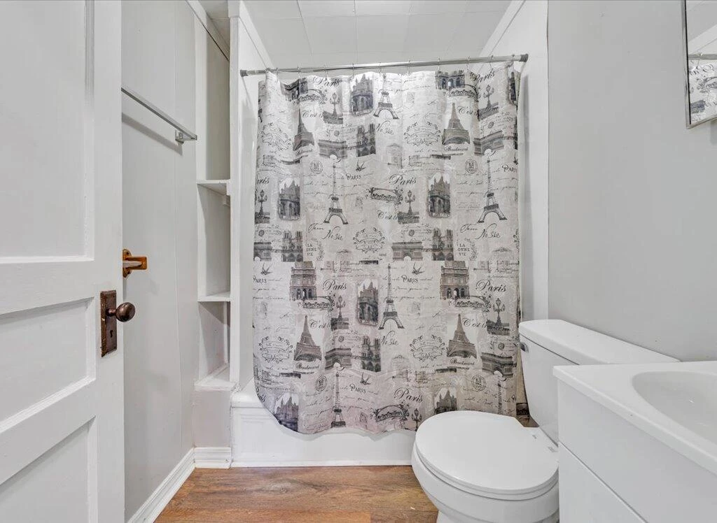 1142 Sylvan AVE - Photo 22