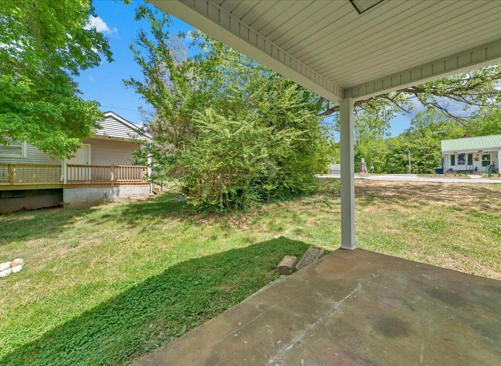 1142 Sylvan AVE - Photo 23